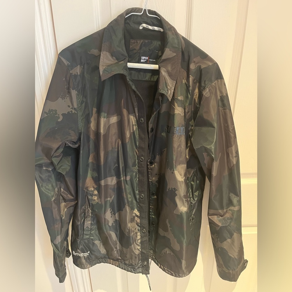 Superdry Men’s Camo Windbreaker🪵